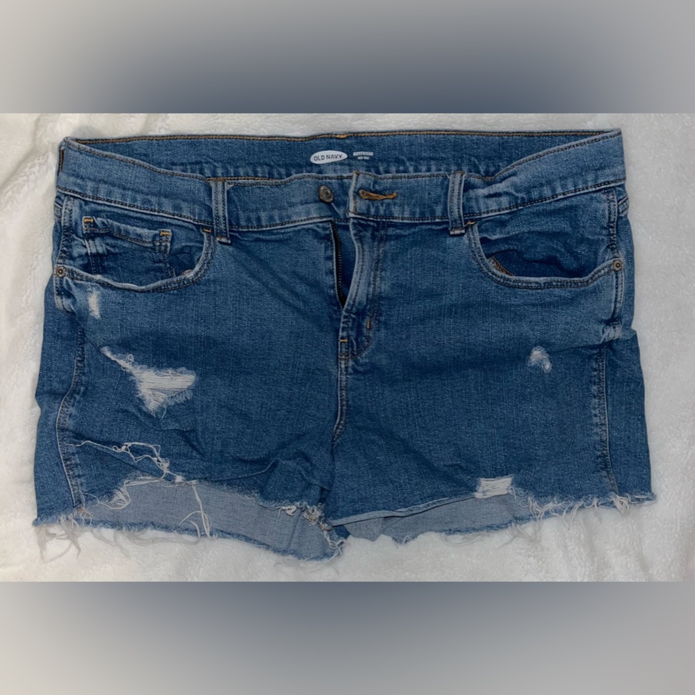 Old Navy Boyfriend Mid Rise shorts
